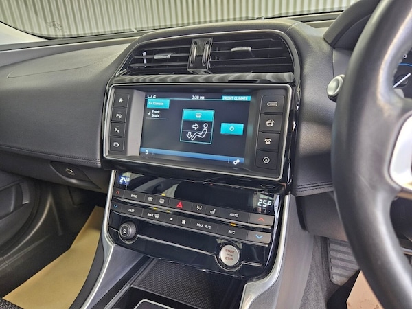 Used Jaguar XE 2017 for sale - 76280281: Photo 20