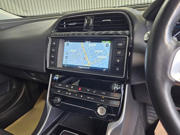 Used Jaguar XE 2017 for sale - 76280281: Photo 22