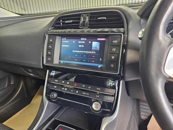 Used Jaguar XE 2017 for sale - 76280281: Photo 23