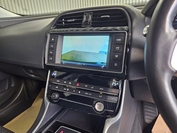Used Jaguar XE 2017 for sale - 76280281: Photo 24