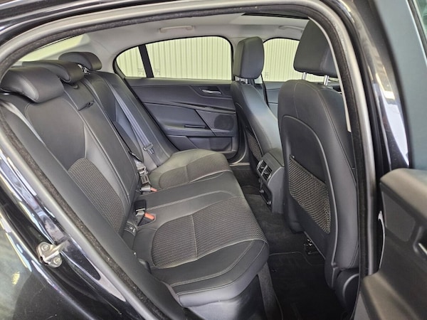 Used Jaguar XE 2017 for sale - 76280281: Photo 33