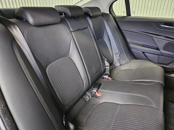 Used Jaguar XE 2017 for sale - 76280281: Photo 34