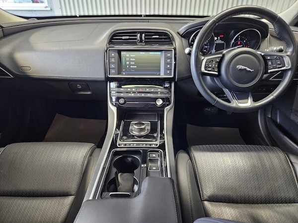 Used Jaguar XE 2017 for sale - 76280281: Photo 46