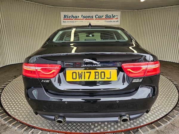 Used Jaguar XE 2017 for sale - 76280281: Photo 4