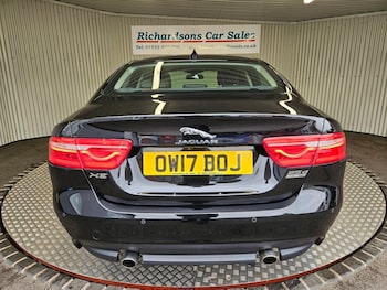 Used Jaguar XE 2017 for sale - 76280281: Photo 4