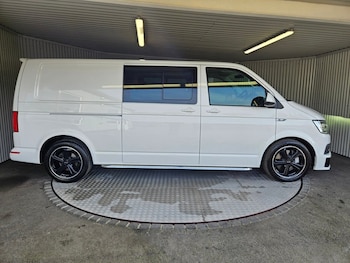 Used Volkswagen Transporter Sportline 2018 for sale - 77920593: Photo