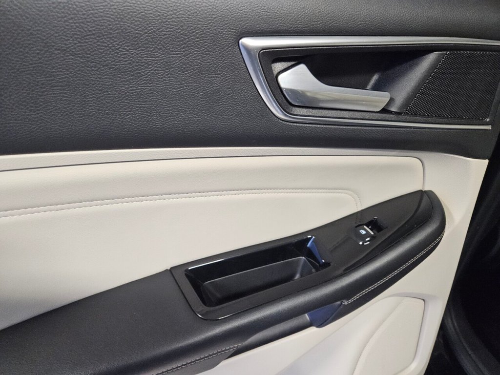 Used Ford Edge 2017 for sale - 76923617: Photo 44