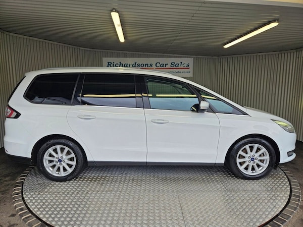 Used Ford Galaxy 2017 for sale - 76132787: Photo 2