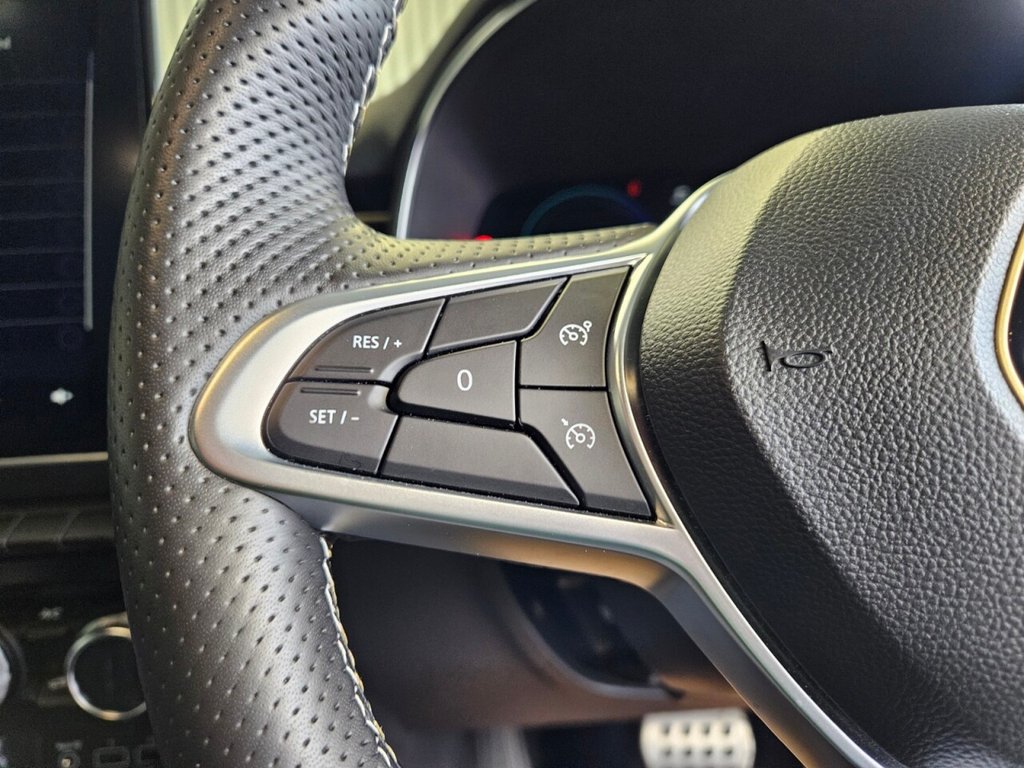 Used Renault Clio 2023 for sale - 77227487: Photo 16