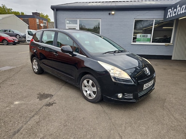 Used Peugeot 5008 2011 for sale - 76210706: Photo 1