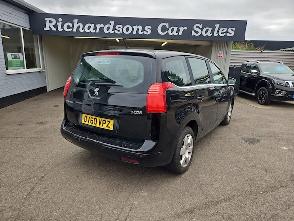 Used Peugeot 5008 2011 for sale - 76210706: Photo 4