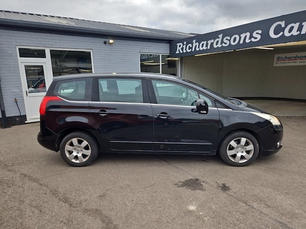 Used Peugeot 5008 2011 for sale - 76210706: Photo 5