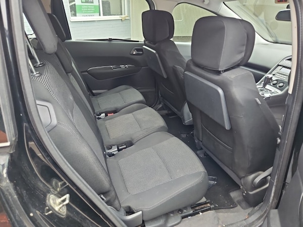 Used Peugeot 5008 2011 for sale - 76210706: Photo 8