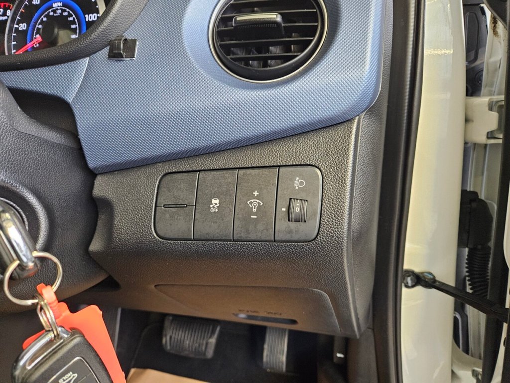 Used Hyundai i10 2015 for sale - 77139949: Photo 21