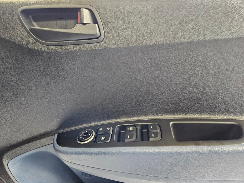 Used Hyundai i10 2015 for sale - 77139949: Photo 25