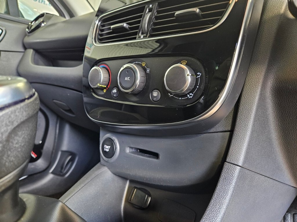 Used Renault Clio 2018 for sale - 77263744: Photo 18