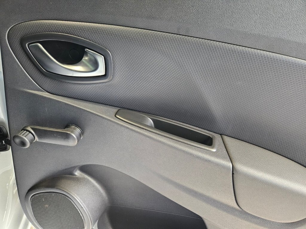 Used Renault Clio 2018 for sale - 77263744: Photo 32