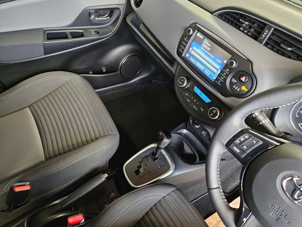 Used Toyota Yaris 2018 for sale - 76132848: Photo 21
