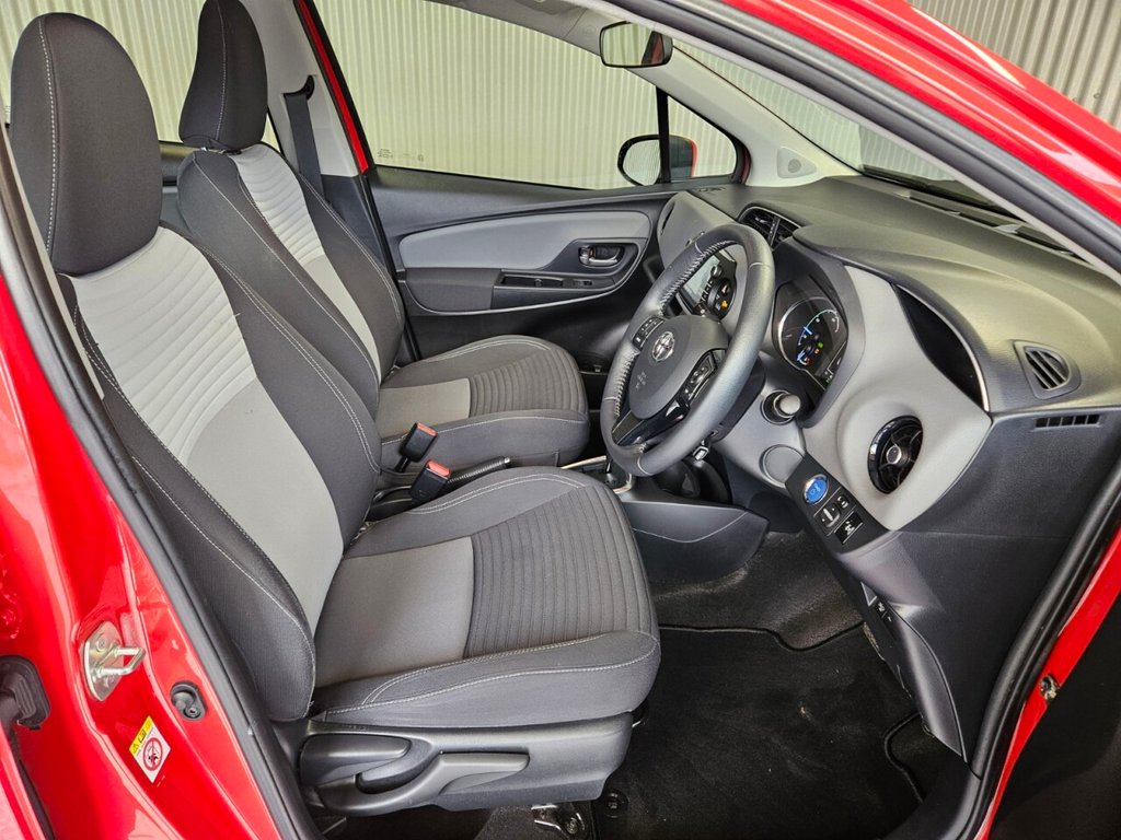 Used Toyota Yaris 2018 for sale - 76132848: Photo 30