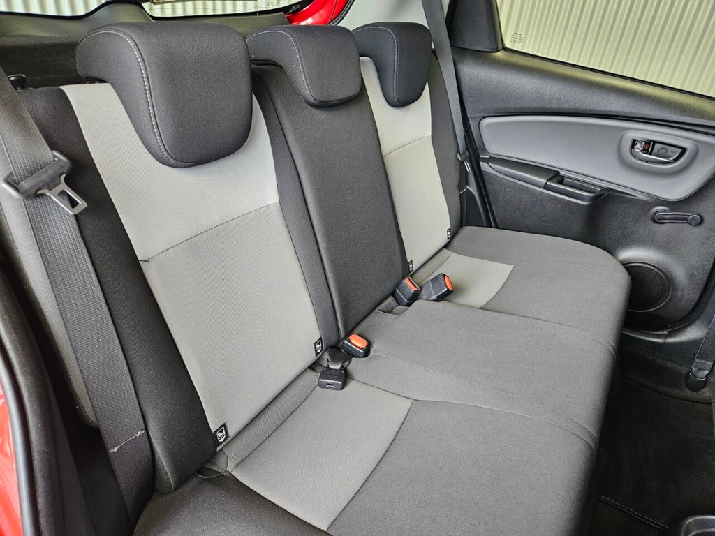 Used Toyota Yaris 2018 for sale - 76132848: Photo 35