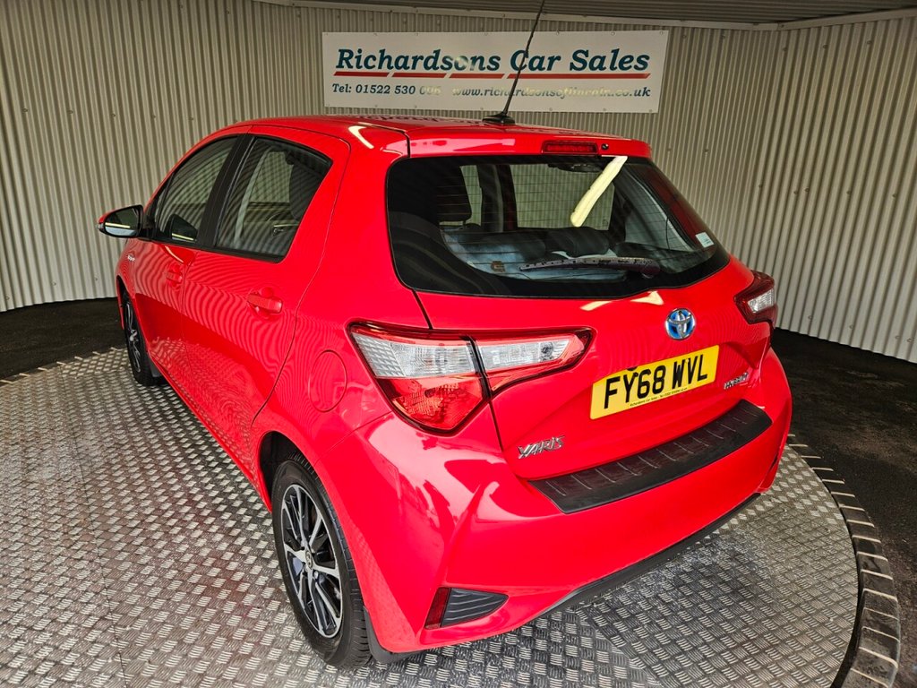 Used Toyota Yaris 2018 for sale - 76132848: Photo 7