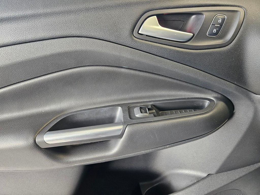 Used Ford Kuga 2017 for sale - 76396475: Photo 32