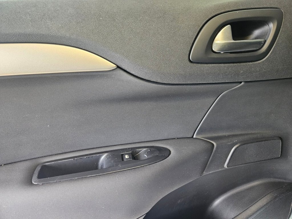 Used Citroen C4 2011 for sale - 76417365: Photo 35