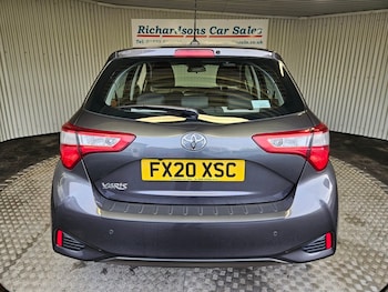 Used Toyota Yaris 2020 for sale - 77200109: Photo