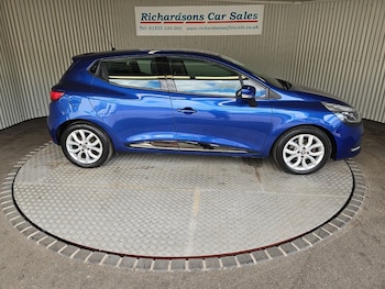 Used Renault Clio 2017 for sale - 79438237: Photo