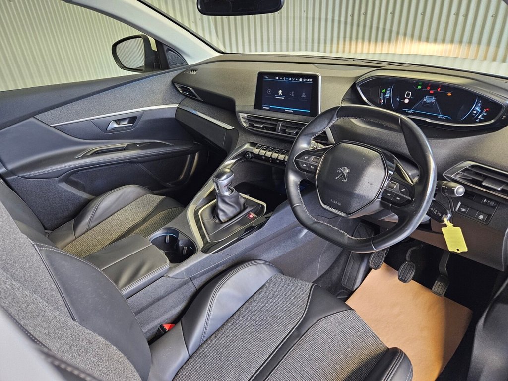 Used Peugeot 3008 2018 for sale - 76950531: Photo 25