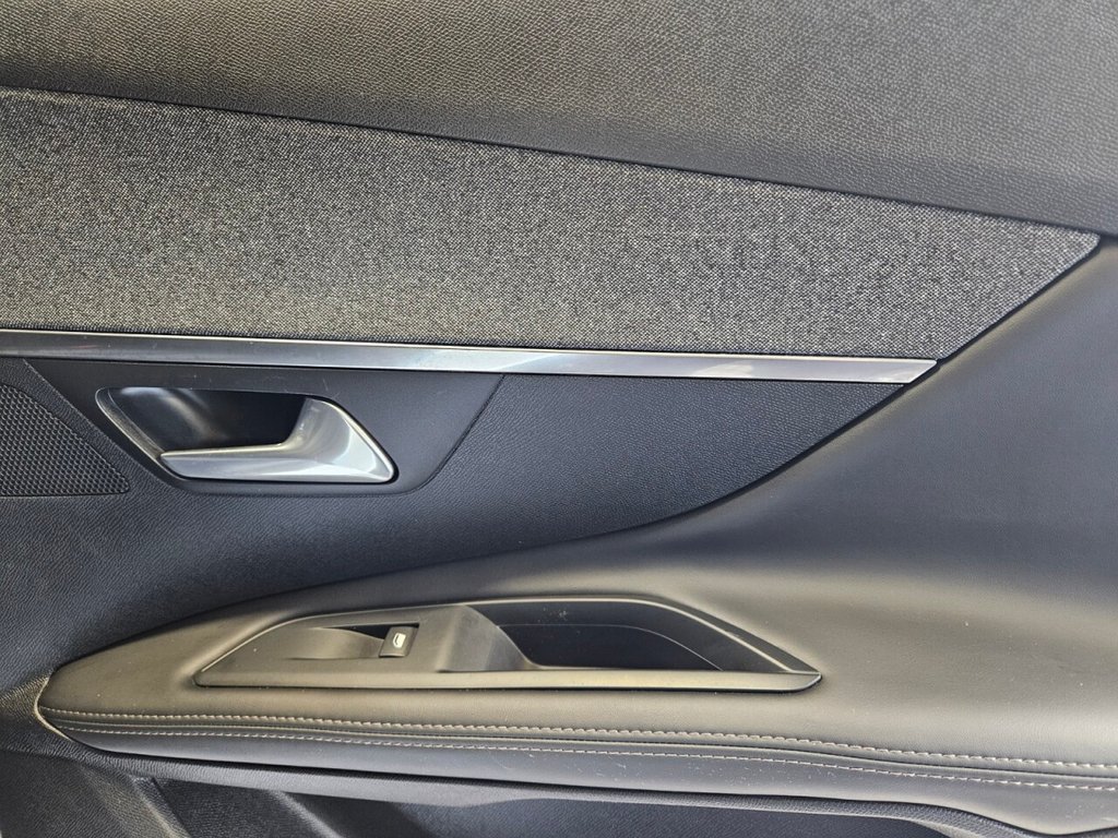 Used Peugeot 3008 2018 for sale - 76950531: Photo 32