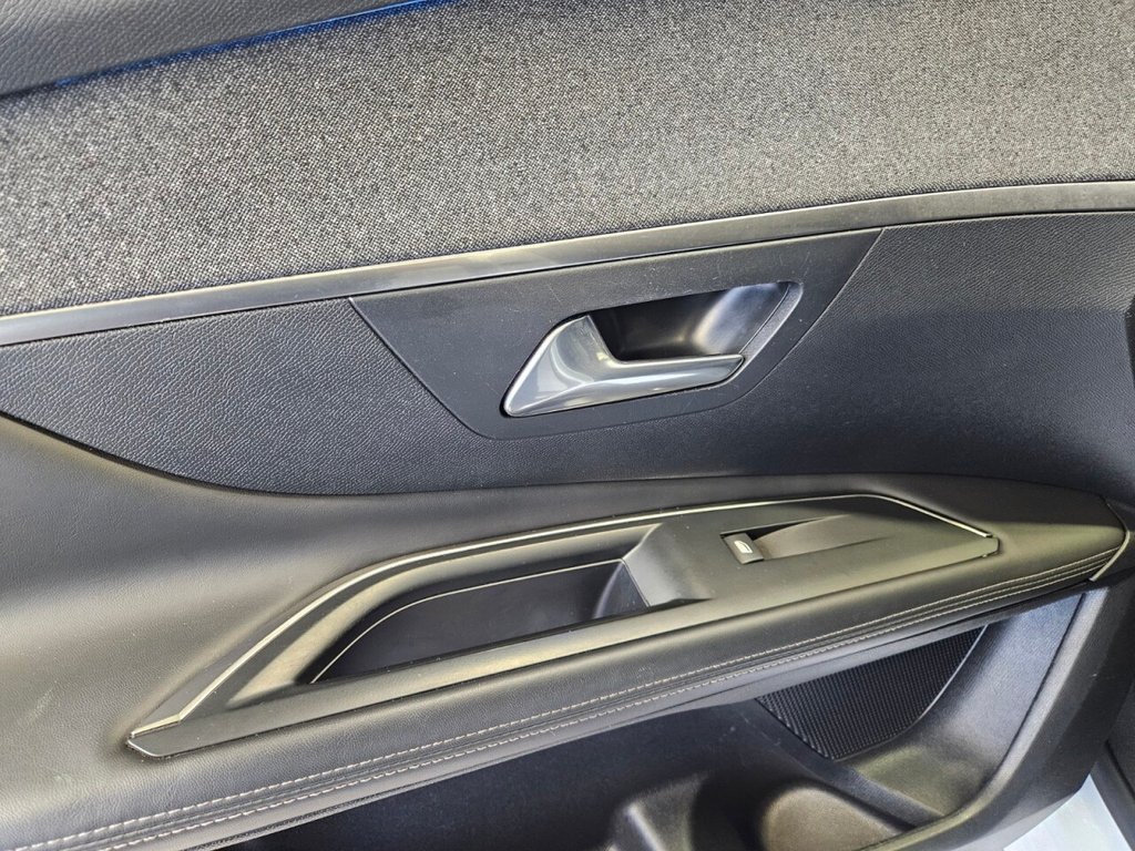 Used Peugeot 3008 2018 for sale - 76950531: Photo 40