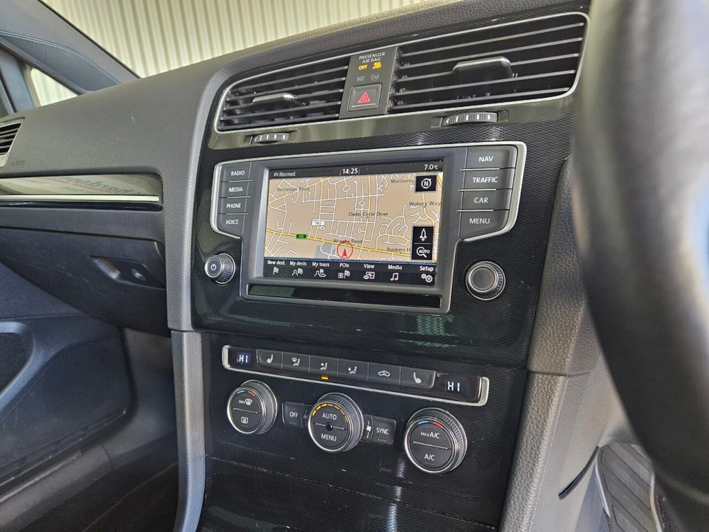 Used Volkswagen Golf 2016 for sale - 76590979: Photo 25