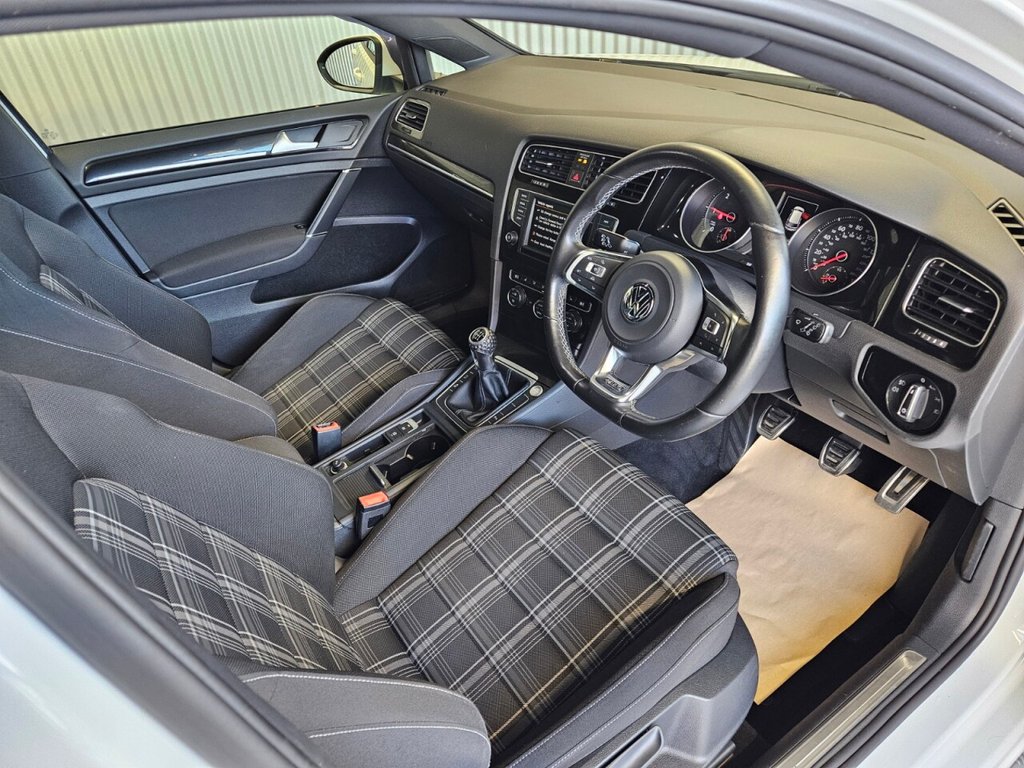 Used Volkswagen Golf 2016 for sale - 76590979: Photo 26