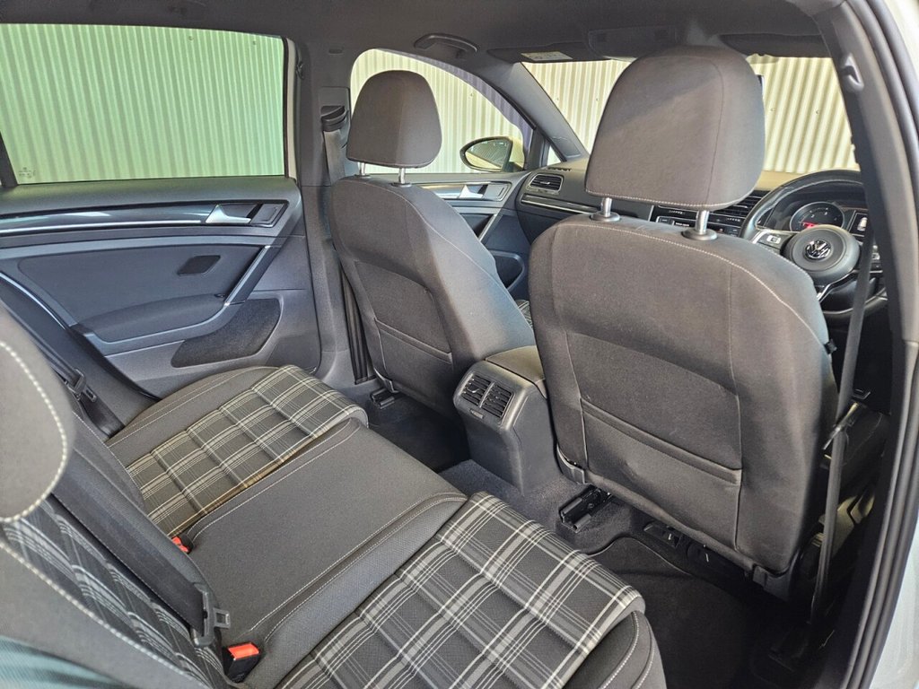 Used Volkswagen Golf 2016 for sale - 76590979: Photo 30