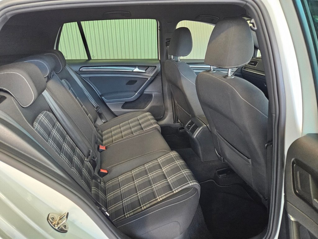 Used Volkswagen Golf 2016 for sale - 76590979: Photo 31