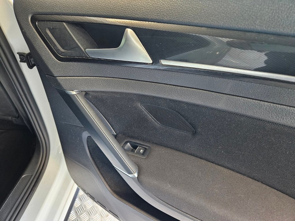 Used Volkswagen Golf 2016 for sale - 76590979: Photo 33