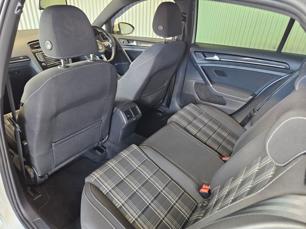 Used Volkswagen Golf 2016 for sale - 76590979: Photo 34