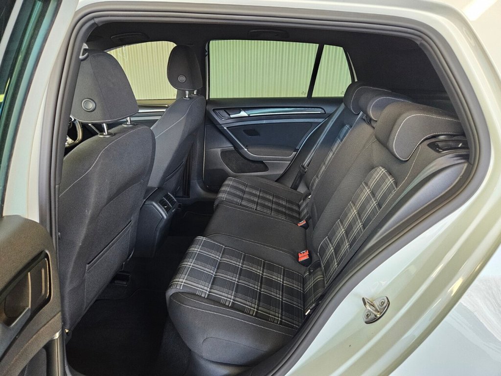 Used Volkswagen Golf 2016 for sale - 76590979: Photo 35