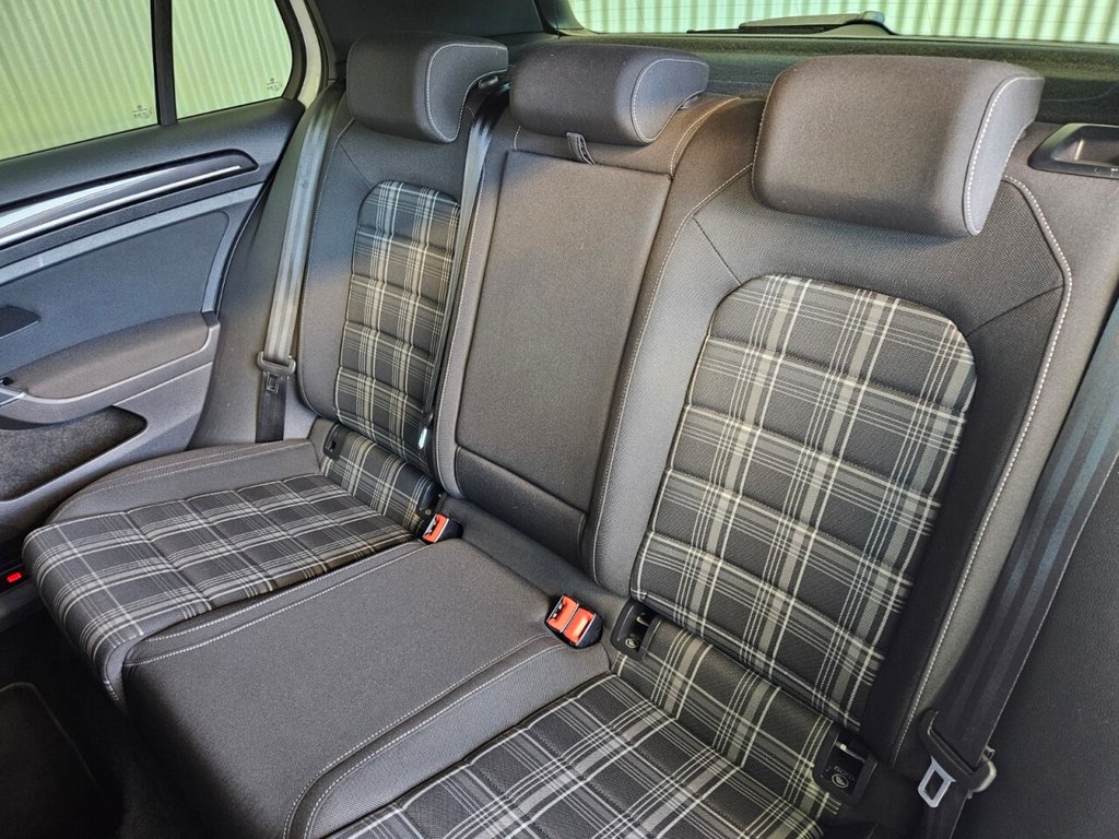 Used Volkswagen Golf 2016 for sale - 76590979: Photo 36