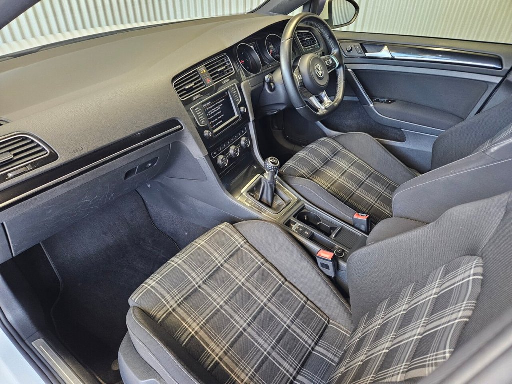 Used Volkswagen Golf 2016 for sale - 76590979: Photo 39