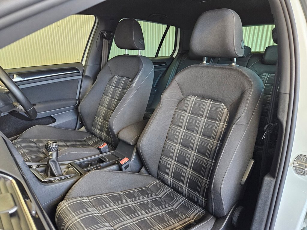 Used Volkswagen Golf 2016 for sale - 76590979: Photo 41