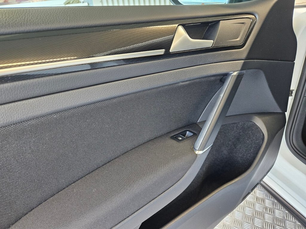 Used Volkswagen Golf 2016 for sale - 76590979: Photo 42