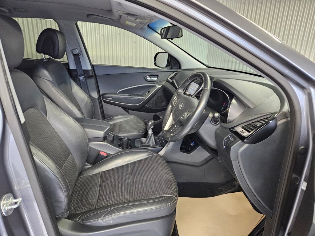 Used Hyundai Santa Fe 2014 for sale - 76768784: Photo 29