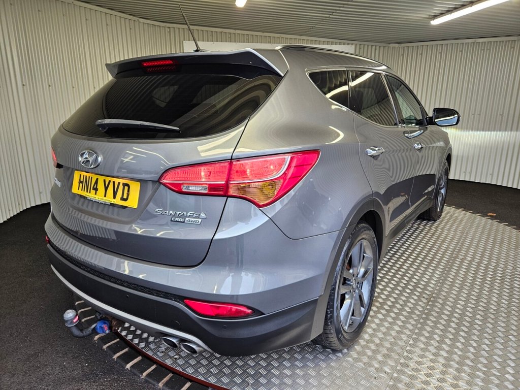 Used Hyundai Santa Fe 2014 for sale - 76768784: Photo 3