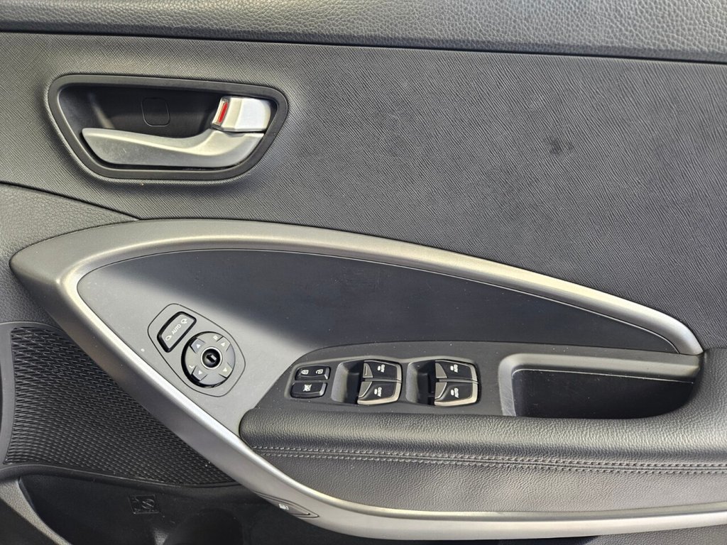 Used Hyundai Santa Fe 2014 for sale - 76768784: Photo 32