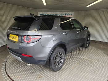 Used Land Rover Discovery Sport 2018 for sale - 79608105: Photo