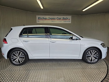 Used Volkswagen Golf 2018 for sale - 75716267: Photo