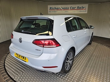 Used Volkswagen Golf 2018 for sale - 75716267: Photo