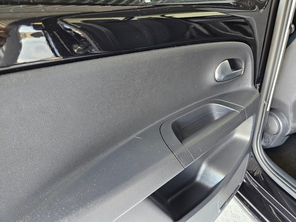 Used Volkswagen up! 2018 for sale - 77654919: Photo 31